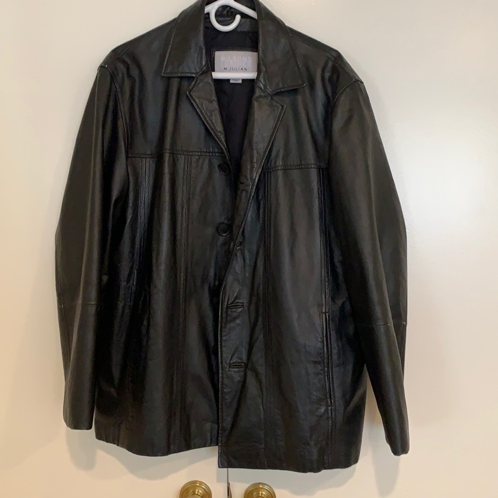 BLACK LEATHER JACKET